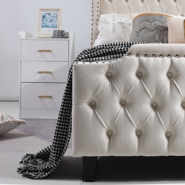 Traditional Tufted Headboard Bed - DSH Furniture